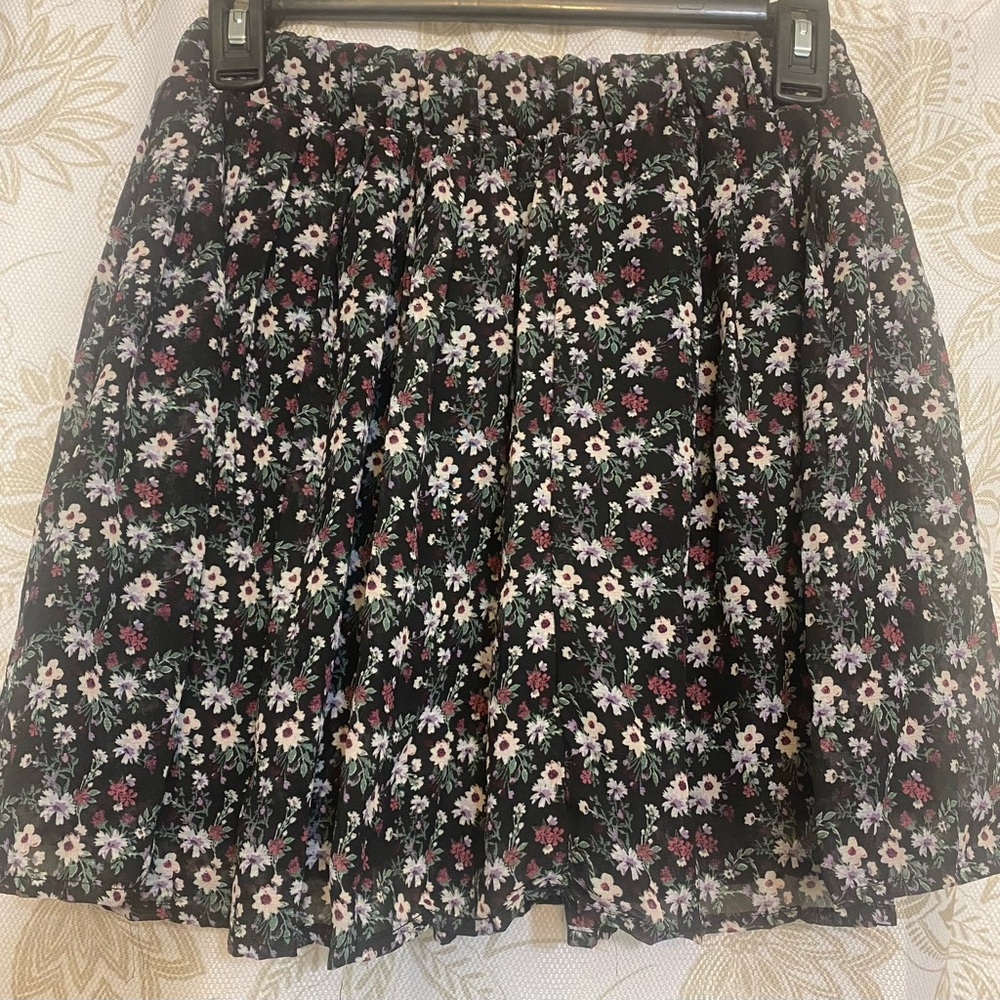 VINE AND VALLEY 2 PIECE SKIRT SET M - Picture 2 of 6
